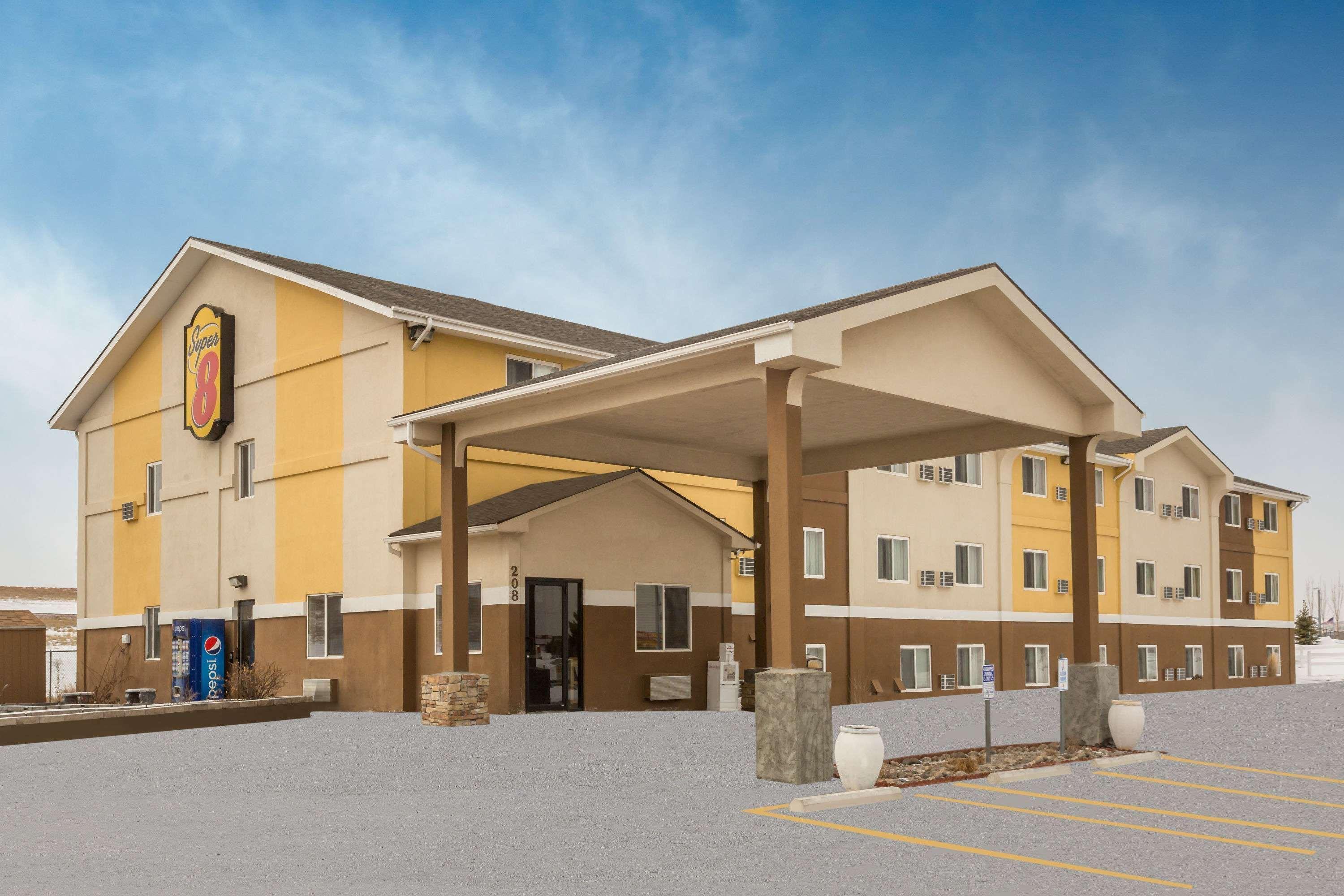 Super 8 By Wyndham Gillette Hotel Exterior photo